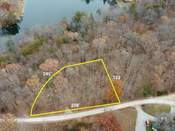 52-53 Diane Cir, Crossville, TN 38572