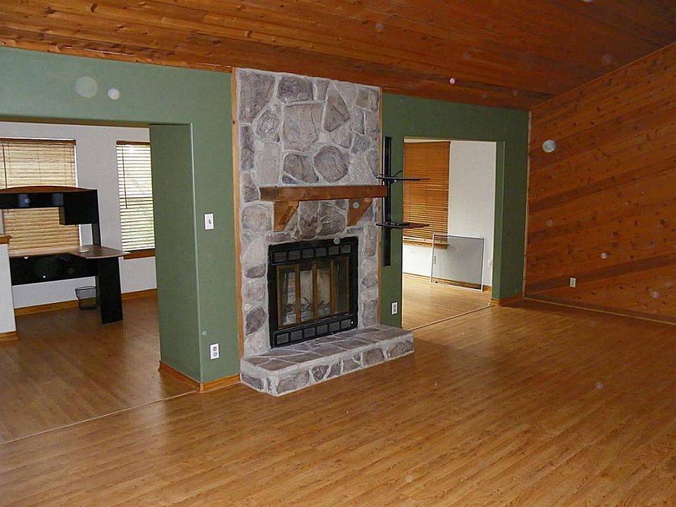 1st image of 9 S Lake Dr