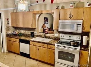 469 Breezeway Dr, Apopka, FL 32712