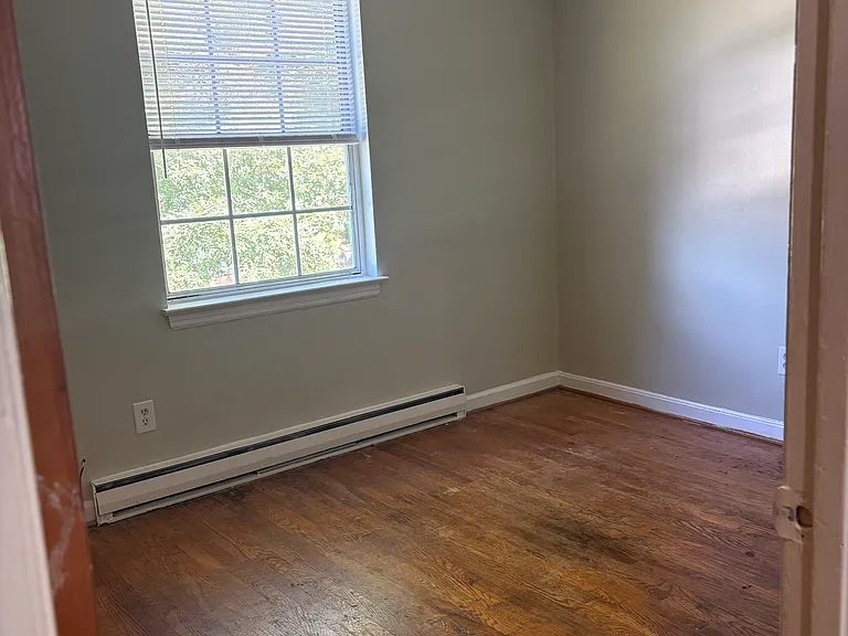 1313 Jefferson Ave #8 — Photo 10