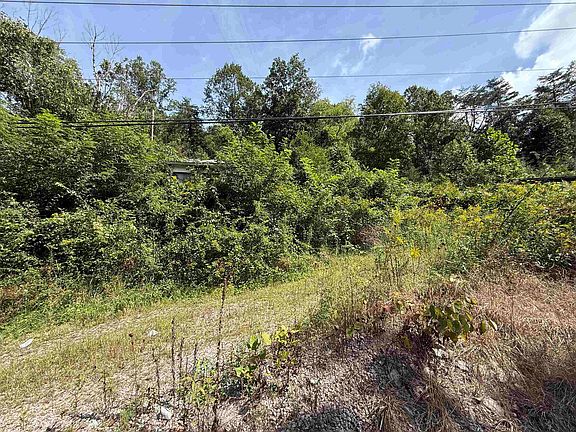 2nd image of 1 E Mud River Rd
