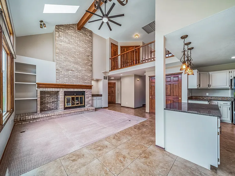 6793 Blackhawk Ct — Photo 41