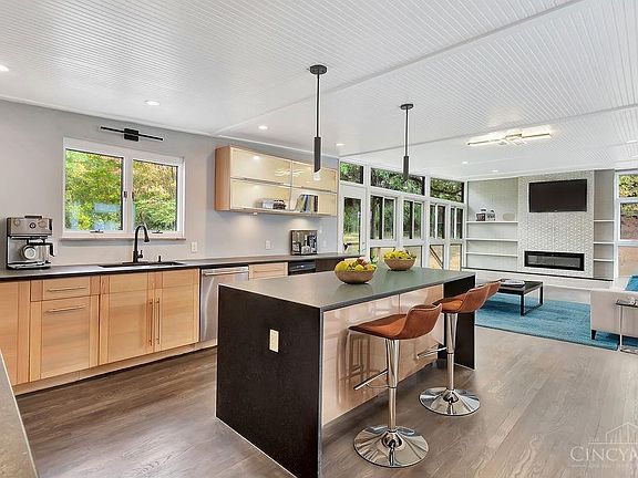 3rd image of 3894 Chatwood Ct