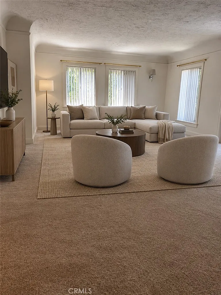 2 bed, 1.5 bath, 5035 sqft, $3,795 — Photo 2