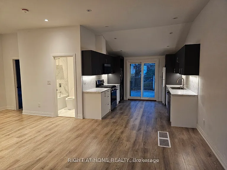 271 Parkwood Ave — Photo 3