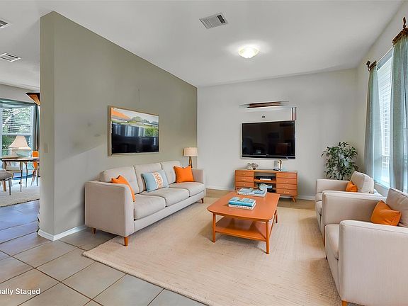 3rd image of 6661 Ruxton Ln