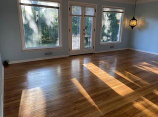 2613 S Green Rd, Beachwood, OH 44122