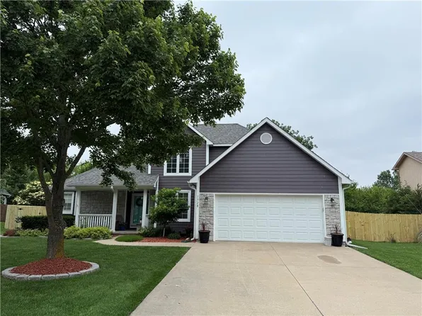 1328 S Redbud St, Ottawa, KS 66067