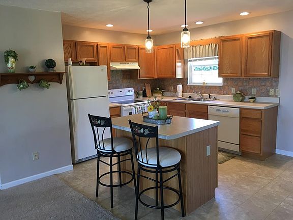 2nd image of 435 Tyler Dr