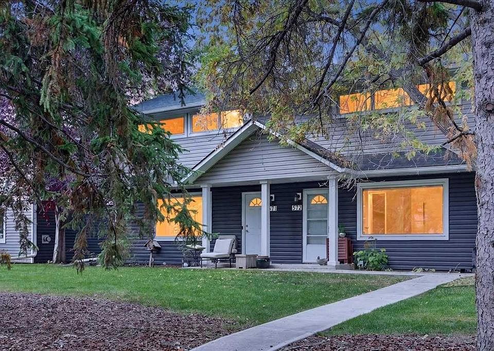 1st image of 572 W Regal Park NE