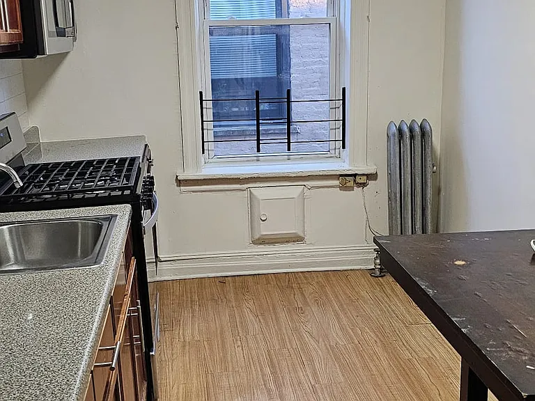 105 E 95th St #2 — Photo 1