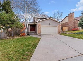 8931 S Quail Hollow Dr, Sandy, UT 84093