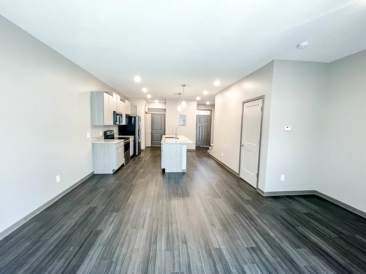 Building Photo - 9560 Blacksmith Ct #4