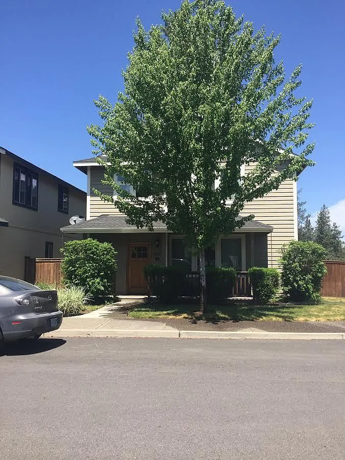 Pet Friednly Home Near Old Mill District, Quiet Neighborhood. — Photo 1