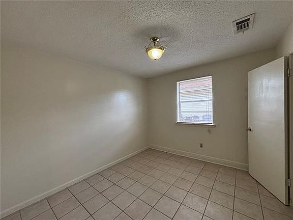 5th image of 1145 Warren Dr