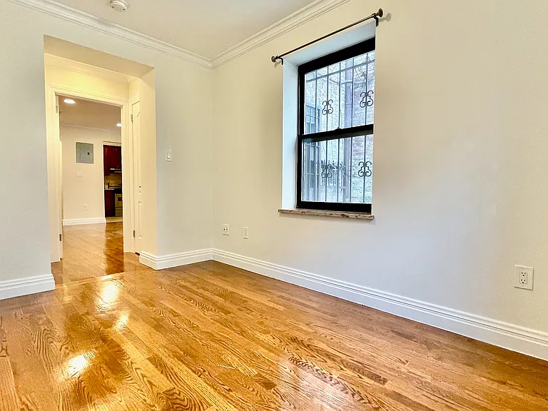 325 W 87th St #1R — Photo 16