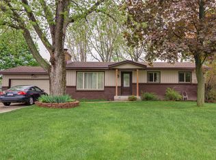 5561 Greenboro Dr SE, Kentwood, MI