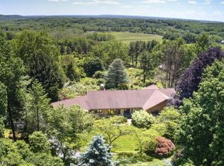 11 Oratam Dr, Peapack, NJ 07977