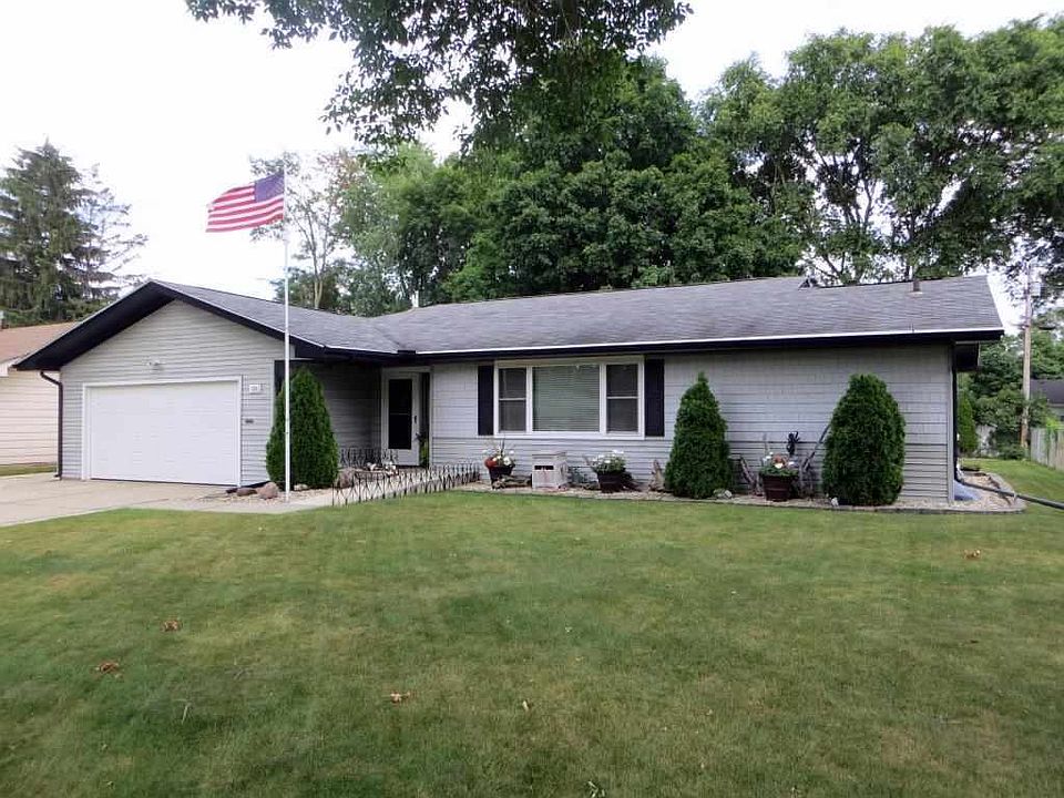 1st image of 1154 N Claremont Dr
