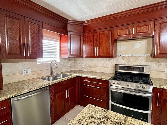 5th image of 3854 N Huntington Ave