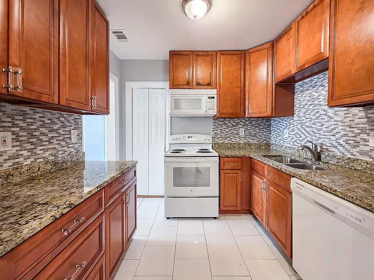 1258 Holly St NW — Photo 13