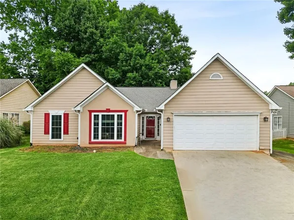 255 Paris Dr, Lawrenceville, GA 30043