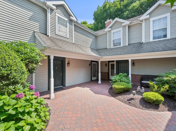 273 Mayfield Drive #273, Trumbull, CT 06611