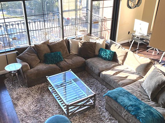 4th image of 1025 S Shepherd Dr Unit 309