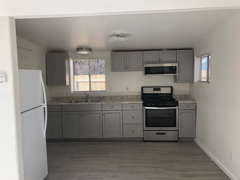 5455-5457 San Anselmo Rd — Photo 8