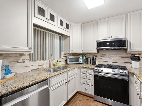 2nd image of 7509 Draper Ave Unit 201