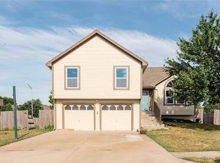 632 SE Jonathan Ave, Lees Summit, MO 64063