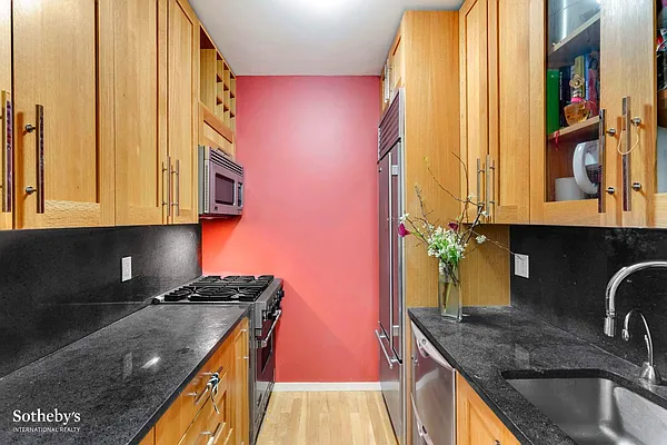 Rented by Sotheby's International Realty | media 17