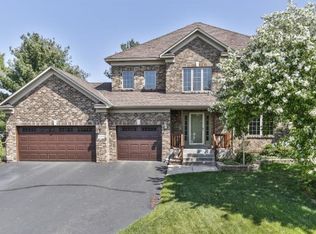 2205 White Pine Cir, Hudson, WI 54016