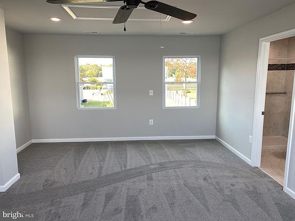 2nd image of 2062 Kurtz Ave