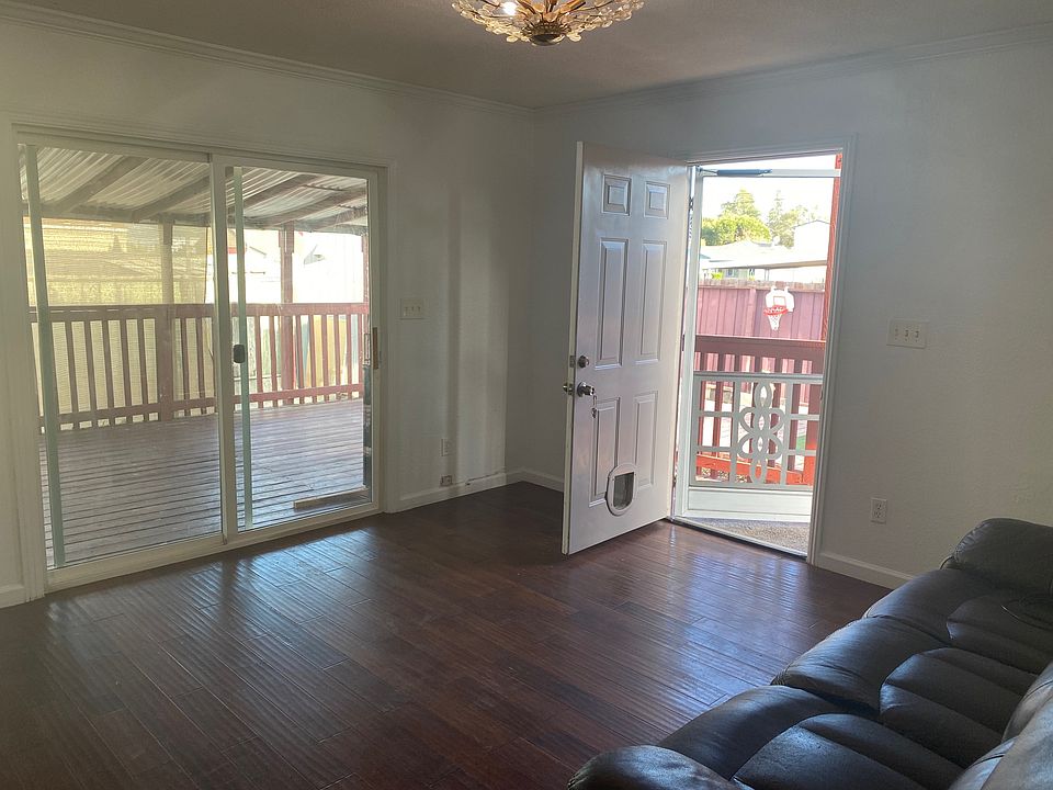 2nd image of 2305 Vegas Ave #2