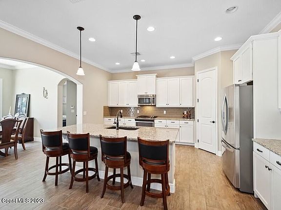 5th image of 2233 Rodina Dr