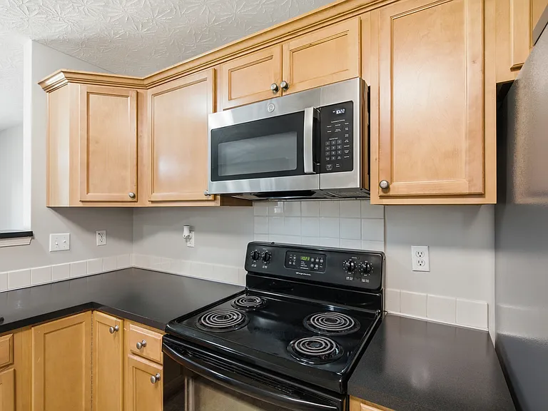 2560 Rockaway Pl — Photo 18