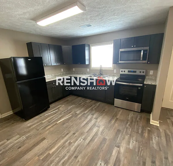 133 Hawthorne Ave — Photo 3