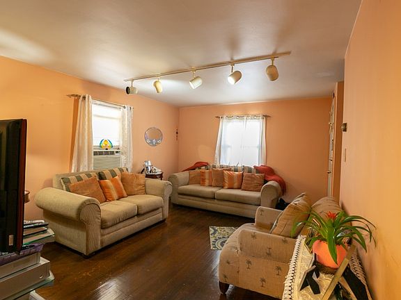 2nd image of 436-438 N 13th St