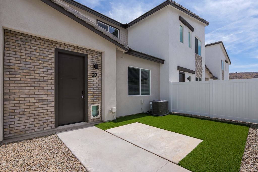 Corsica Villas at 20th Street apartments in Phoenix