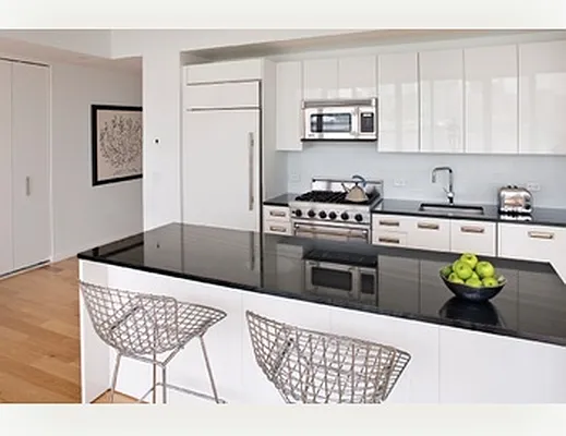 Sold by Nest Seekers International | media 6