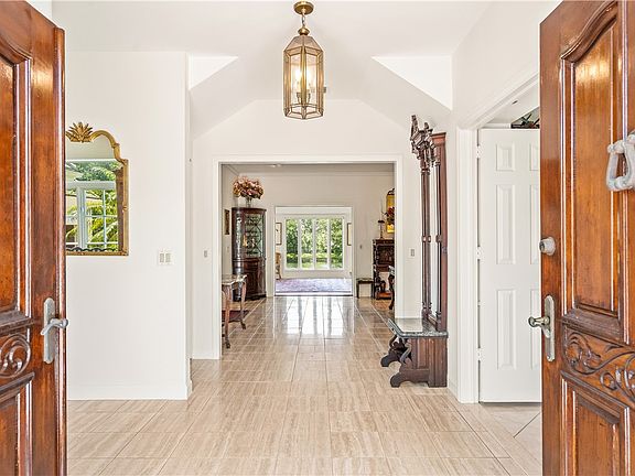 5th image of 275 Coconut Palm Rd