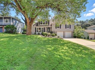 7619 Chadwick St, Prairie Village, KS 66208