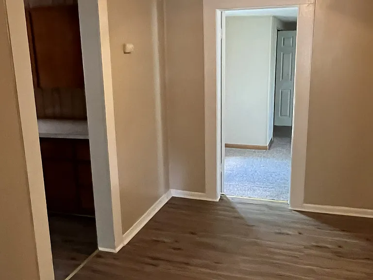 1019 Clay St — Photo 16