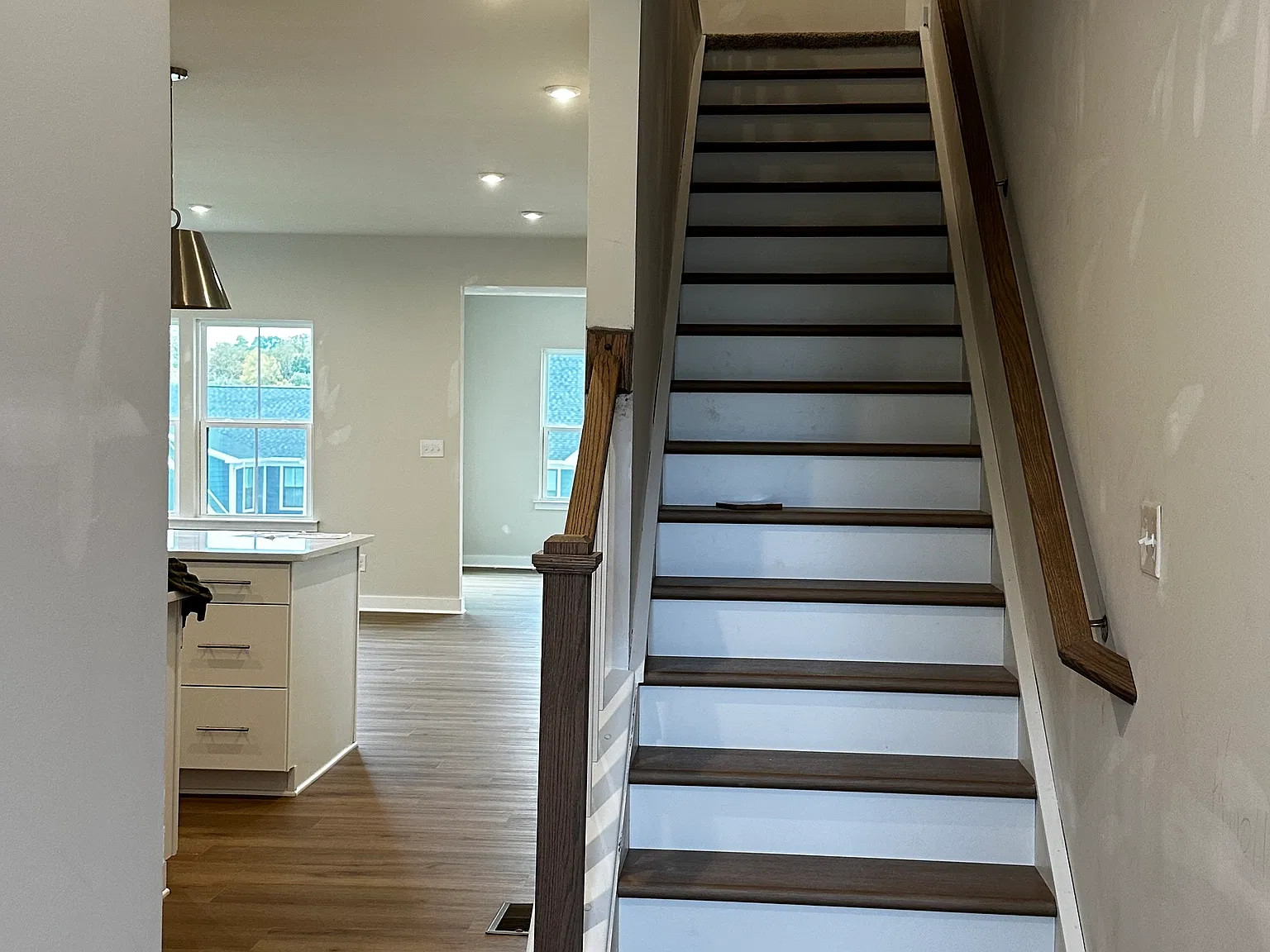 4 bed, 3.5 bath, 2734 sqft, $4,000 — Photo 3