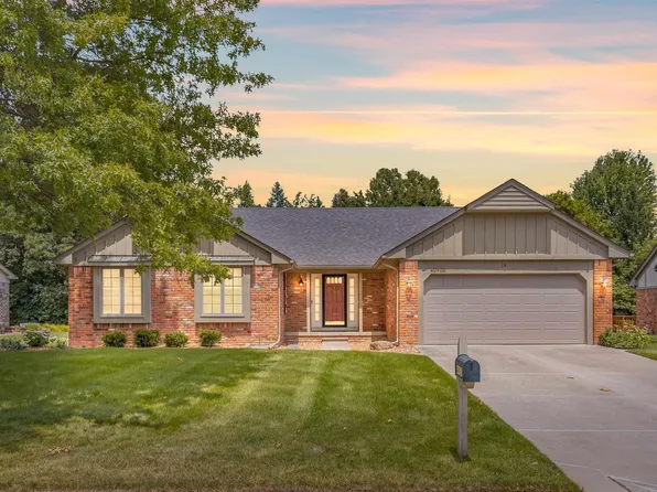 40920 Knightsford Rd, Northville, MI 48168