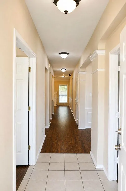 4 bed, 2410 sqft, $1,900 — Photo 2