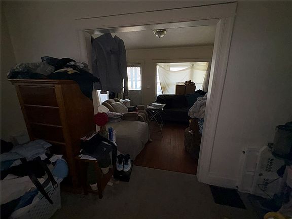 4th image of 7 Riverbank Pl