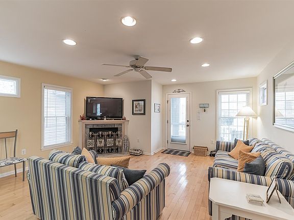 3rd image of 5 Ocean Ave #1