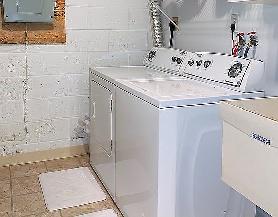 2nd image of 1260 Leeward Ln APT C